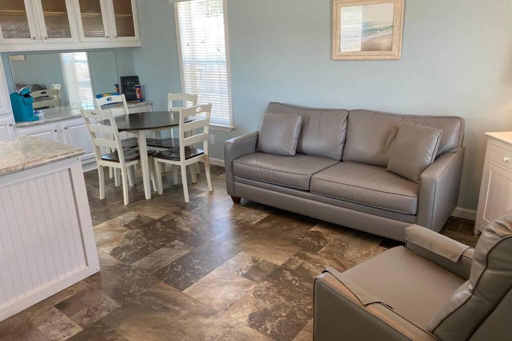 Cozy Tiny Home Near Disney World & Orlando Parks! キシミー エクステリア 写真