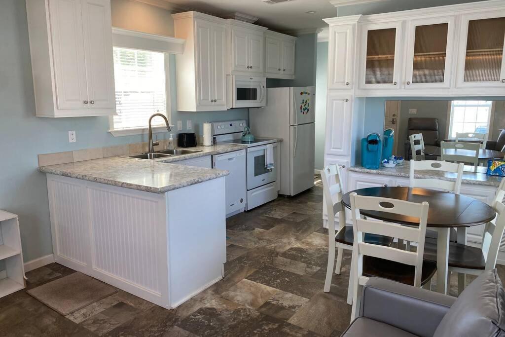 Cozy Tiny Home Near Disney World & Orlando Parks! キシミー エクステリア 写真