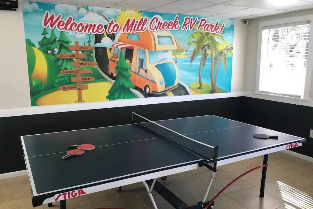 Cozy Tiny Home Near Disney World & Orlando Parks! キシミー エクステリア 写真