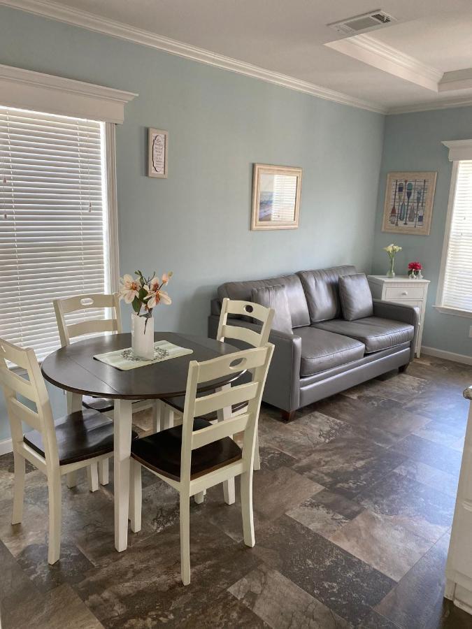 Cozy Tiny Home Near Disney World & Orlando Parks! キシミー エクステリア 写真