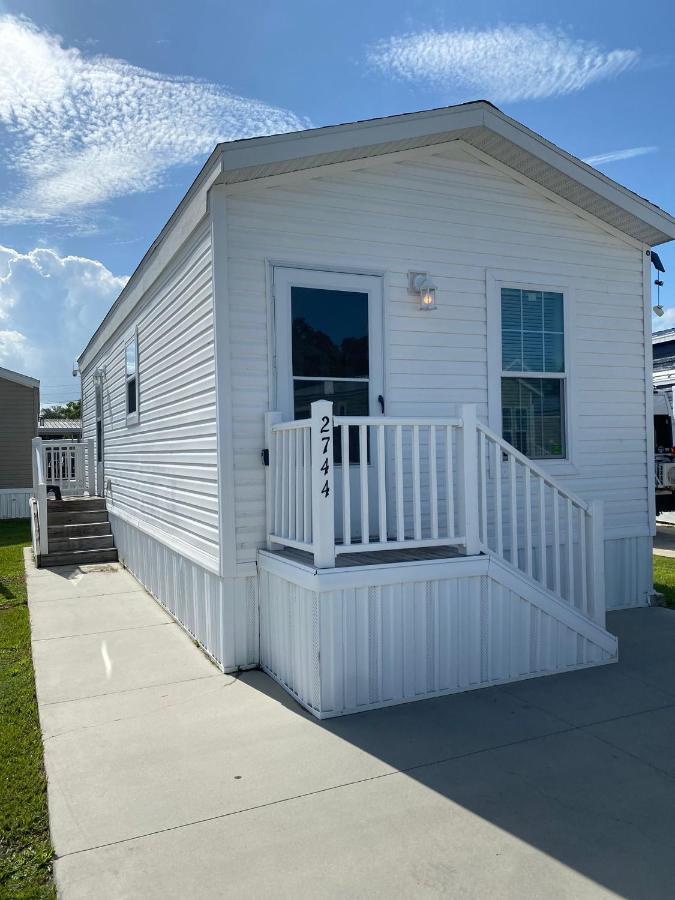Cozy Tiny Home Near Disney World & Orlando Parks! キシミー エクステリア 写真